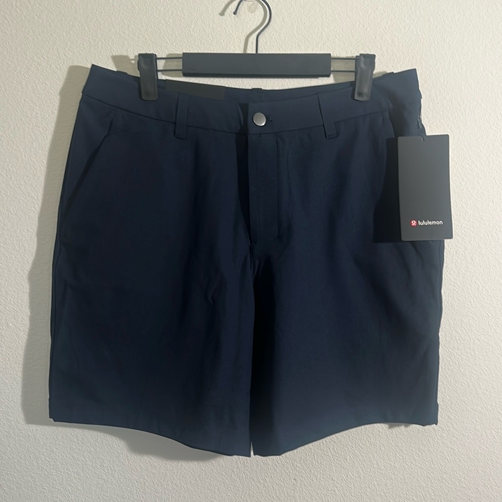 Lululemon Men’s ABC Classic-Fit Short 7” size 32